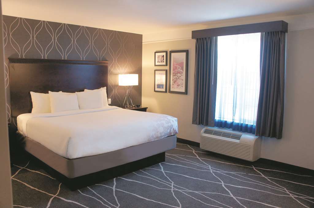 Fairfield By Marriott Inn & Suites Fresno Riverpark Værelse billede